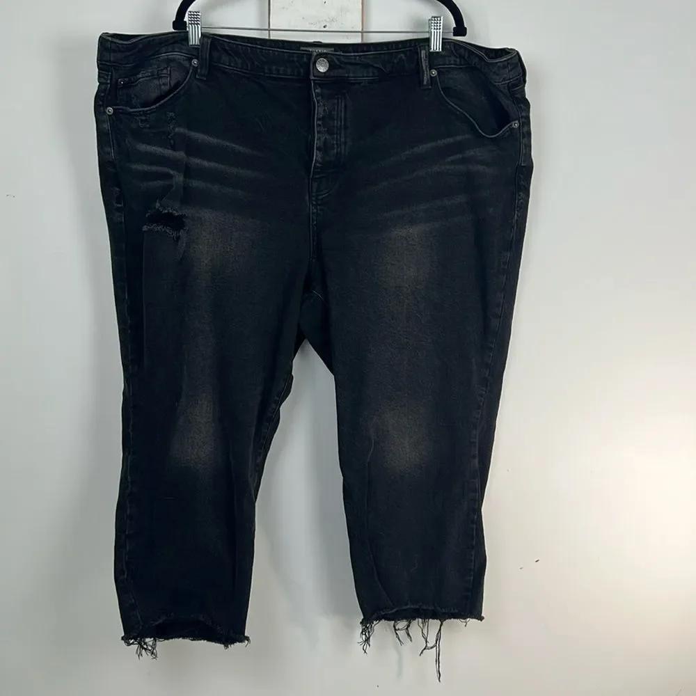 Torrid Crop Boyfriendnd Dark Wash Distressed Classic Denim Women’s Size 26
